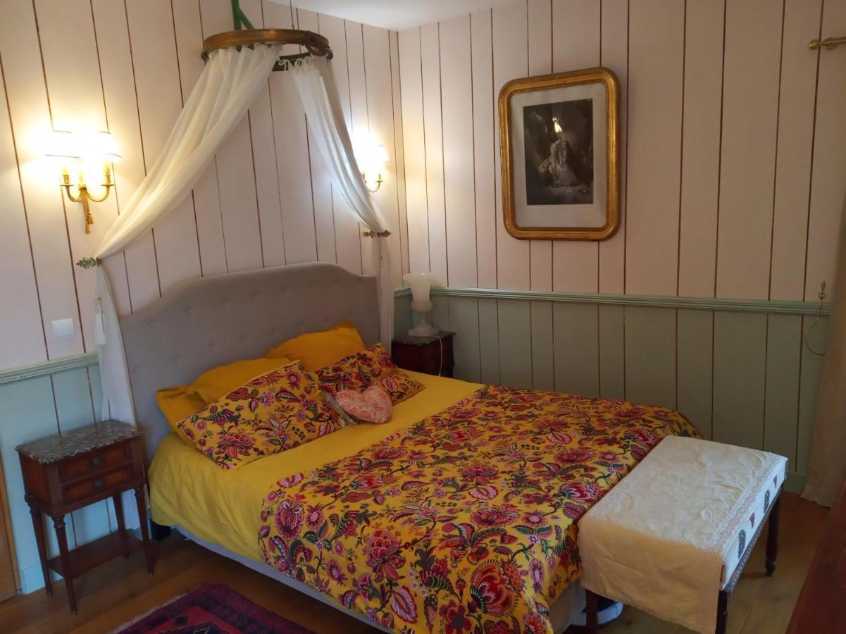Chambre D'Hotes La Grenade Bleue Pons Bagian luar foto