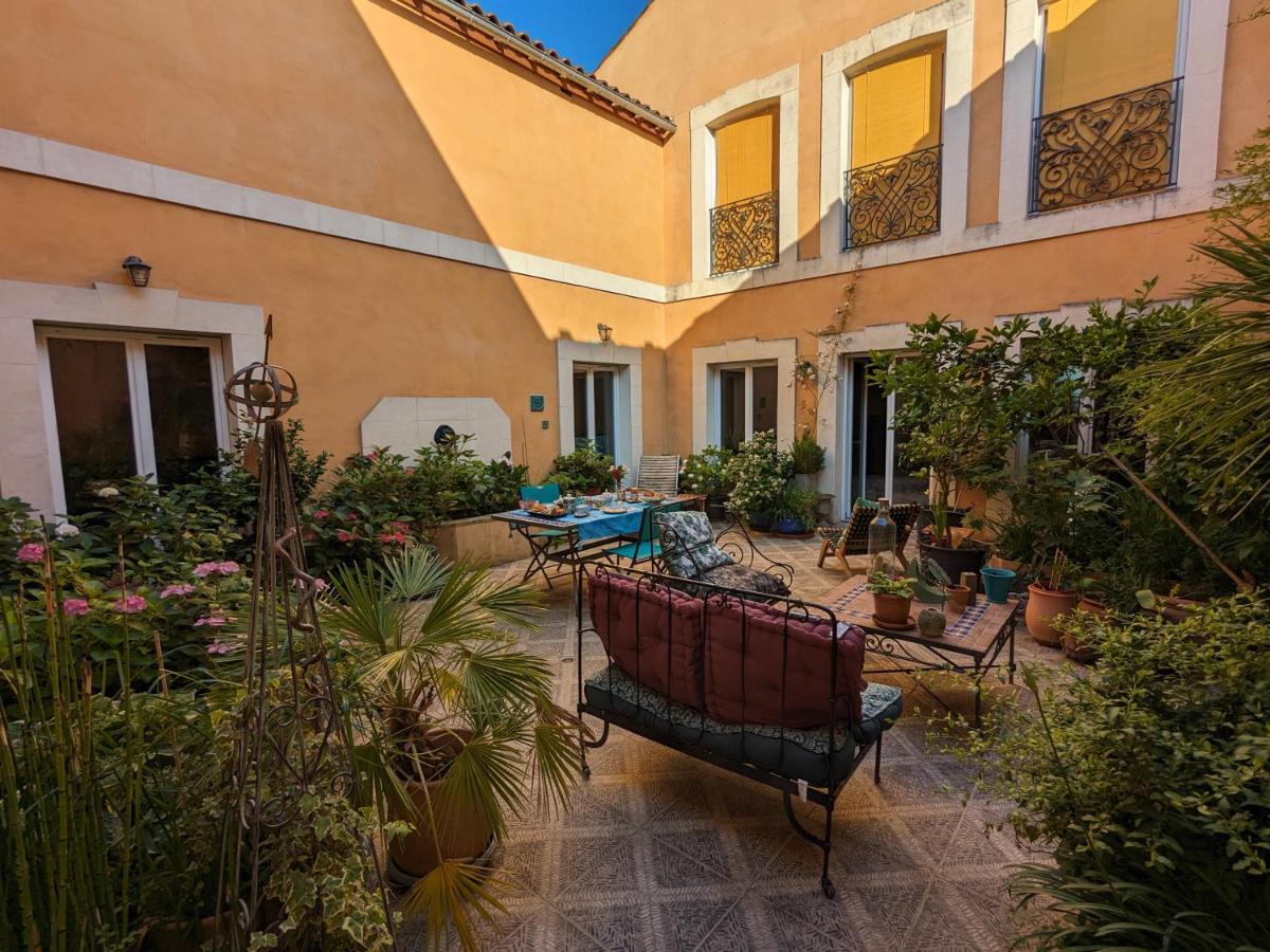 Chambre D'Hotes La Grenade Bleue Pons Bagian luar foto