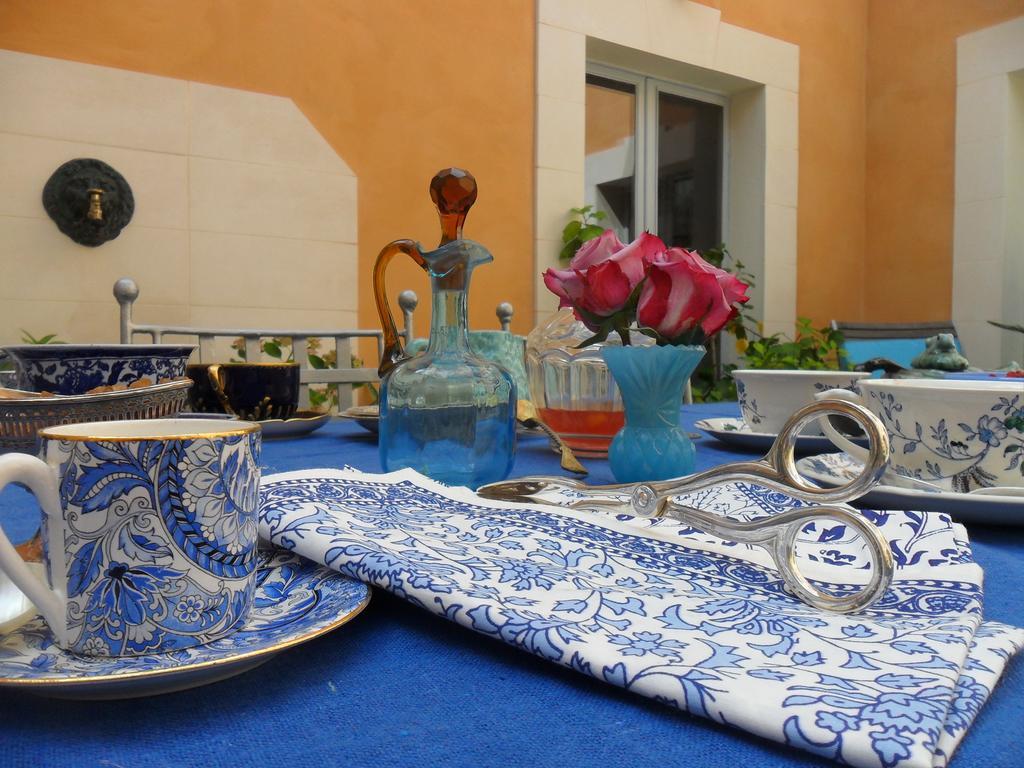 Chambre D'Hotes La Grenade Bleue Pons Bagian luar foto