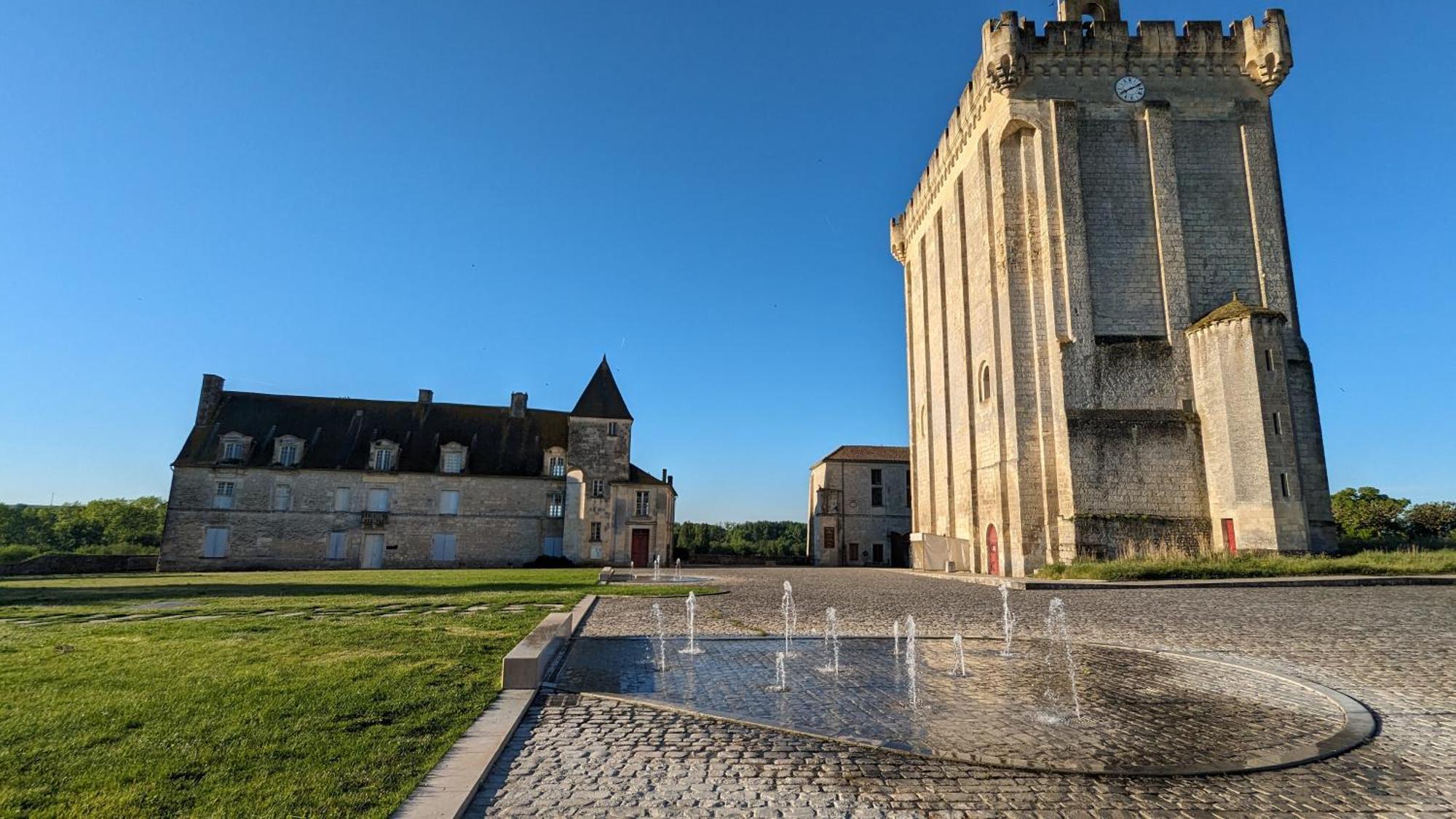 Chambre D'Hotes La Grenade Bleue Pons Bagian luar foto
