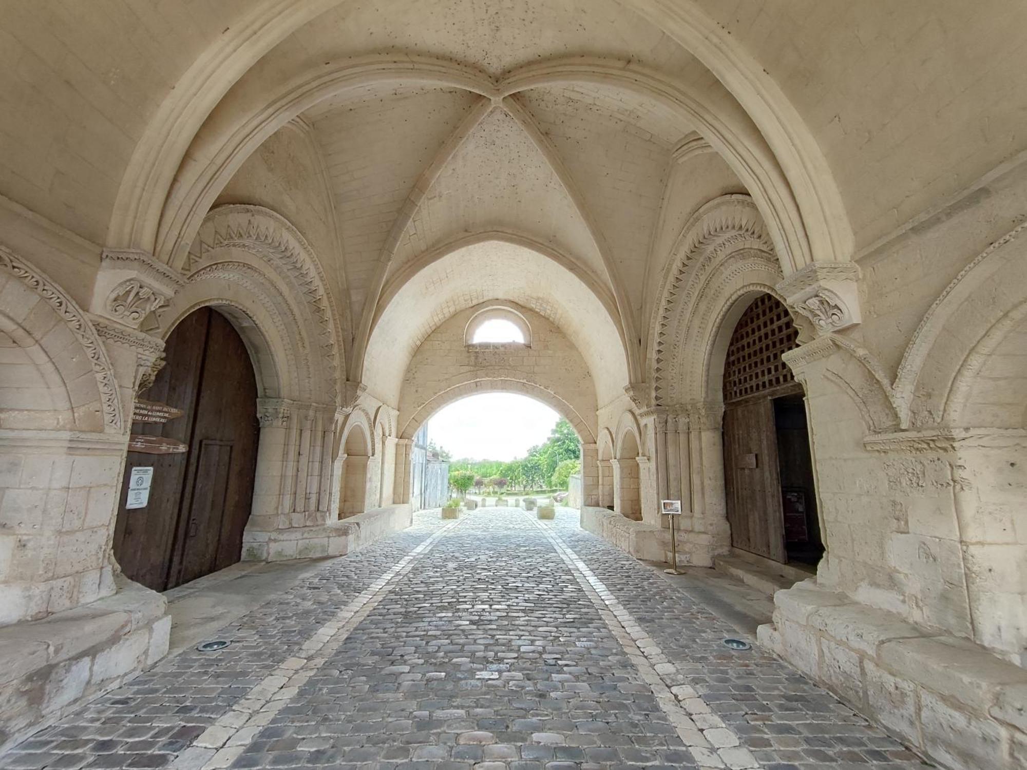 Chambre D'Hotes La Grenade Bleue Pons Bagian luar foto