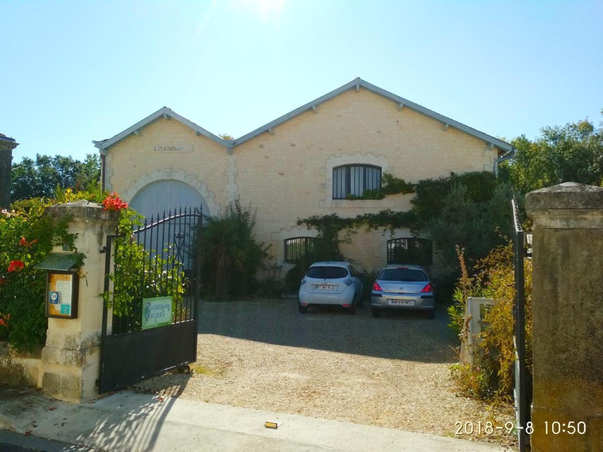 Chambre D'Hotes La Grenade Bleue Pons Bagian luar foto